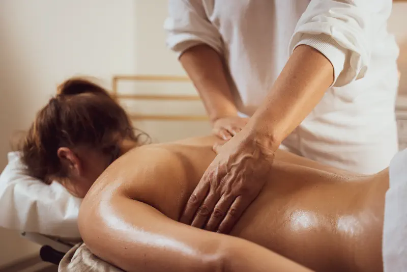 Detail einer ayurvedischen Massage